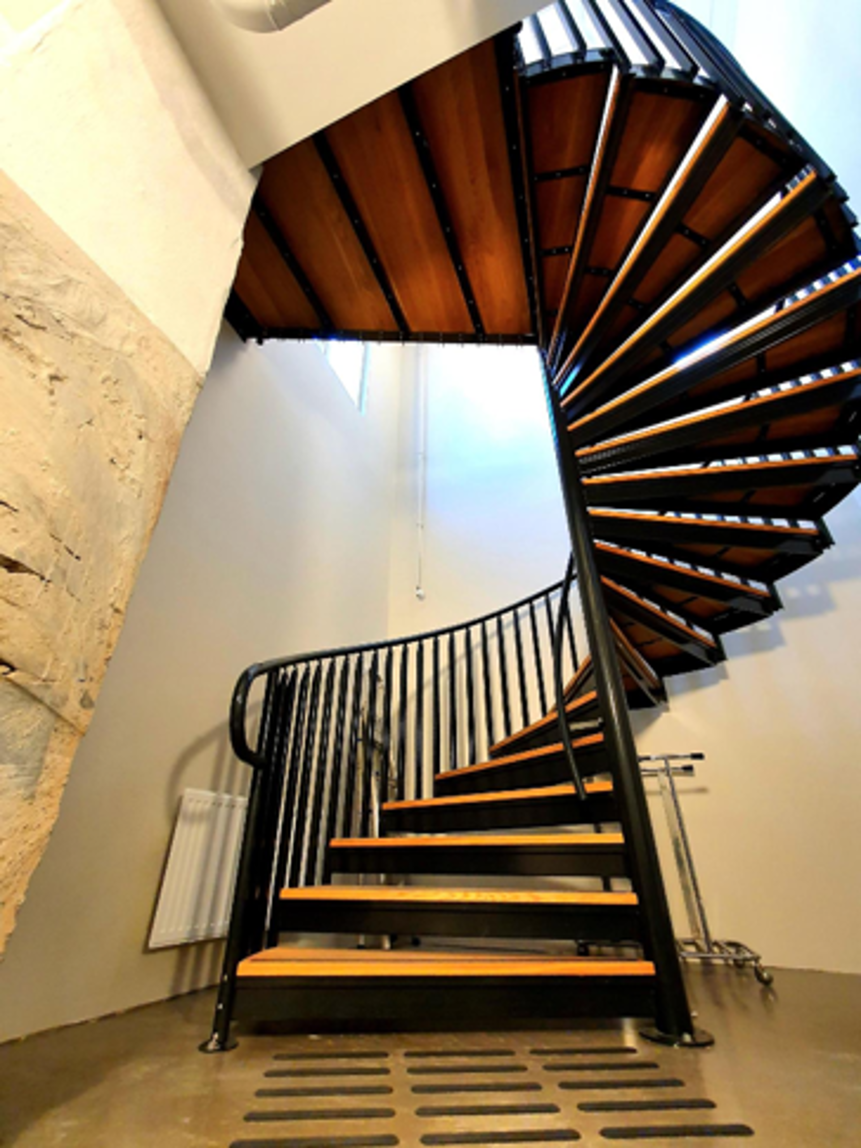 Trapp ned til underetasjen